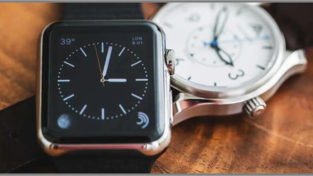 Comparison between traditional watches and smartwatches